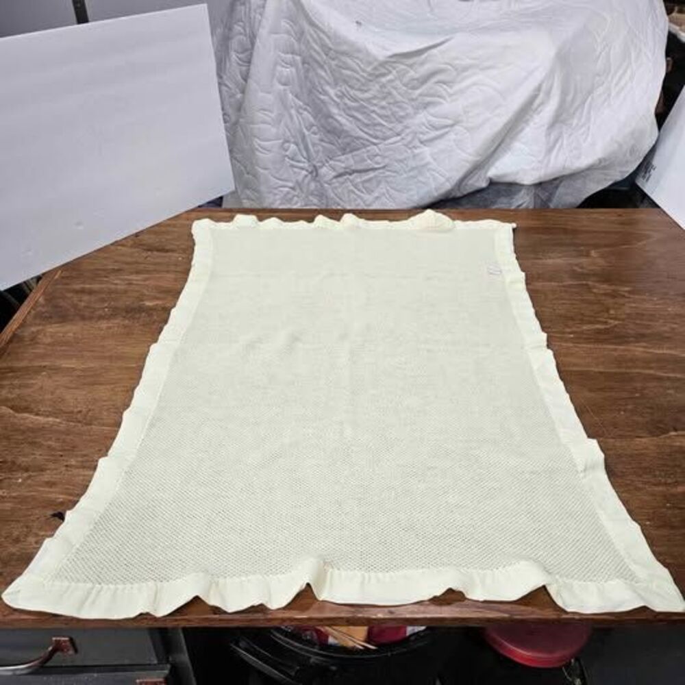 Tennessee Woolen Mills Acrylic Cream Ruffled Baby Blanket